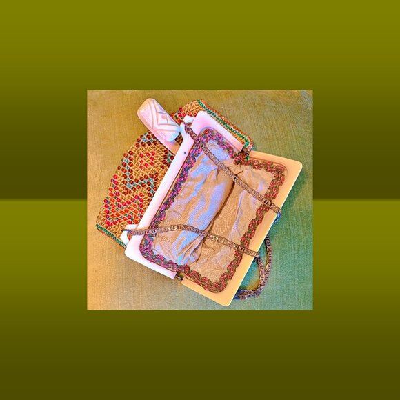 Authentic Early 20th Century Glass Beaded Art Deco Purse with Bakelite Frame - Picture 5 of 6